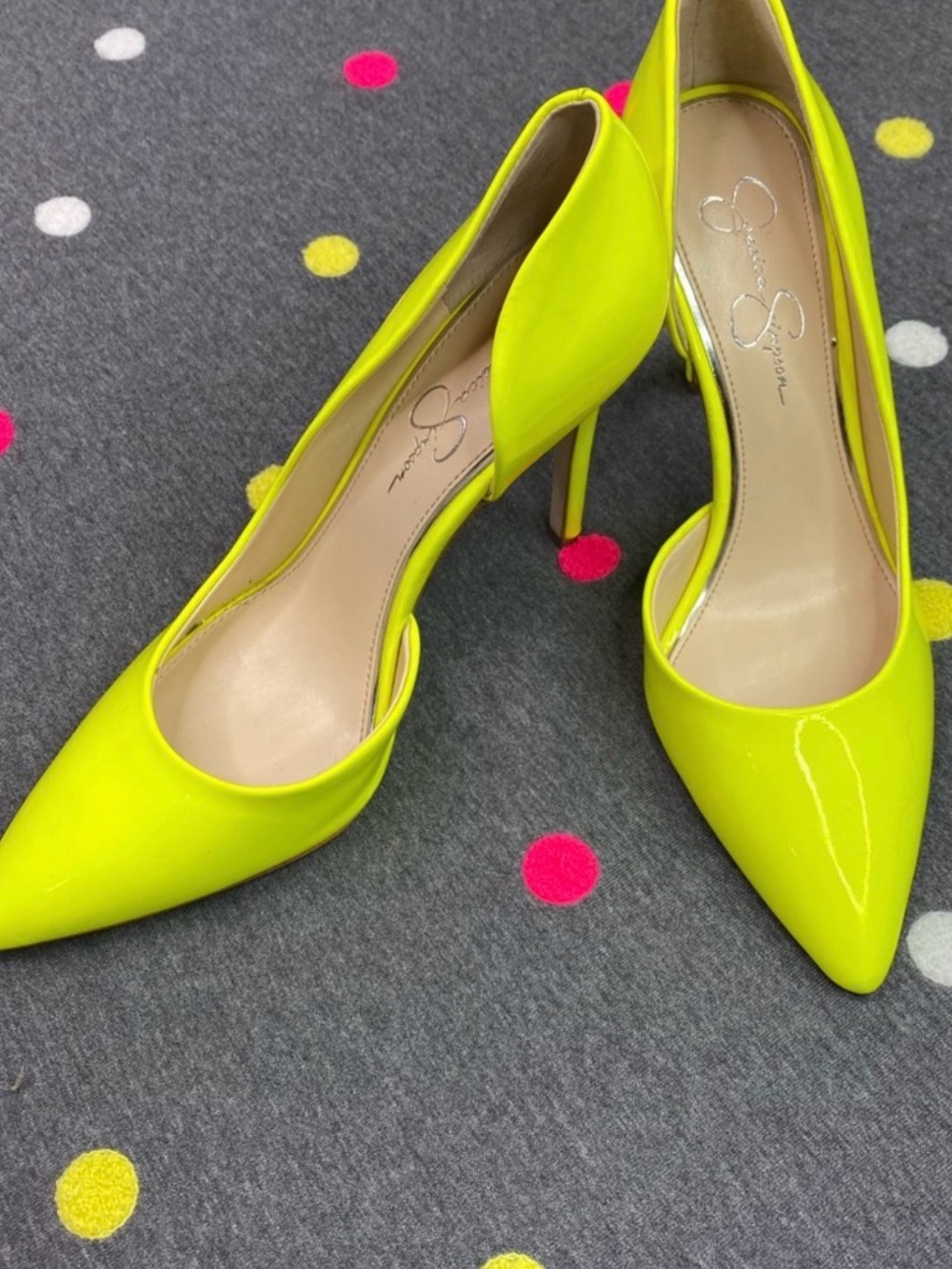 JESSICA SIMPSON: Neon Pumps - Picture 2 of 5